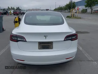 2023 Tesla Model 3 z VIN 5YJ3E1EA3PF404847, wystawiony jako IAAI lot #42159899 z przebiegiem 30 036 mil mil oraz . Historia ofert i sprzedaży dostępna na DreamBid. Obrazek 16.
