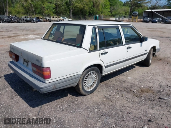 1991 Volvo 740 z VIN YV1FA8842M2506866, wystawiony jako IAAI lot #42076046 z przebiegiem 126 781 mil mil oraz . Historia ofert i sprzedaży dostępna na DreamBid. Obrazek 4.