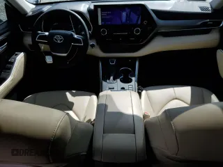 2023 Toyota Highlander L z VIN 5TDKDRAH7PS519415, wystawiony jako Copart lot #52688075 z przebiegiem 24 022 mil mil oraz Szkoda całkowita • Salvage title. Historia ofert i sprzedaży dostępna na DreamBid. Obrazek 8.