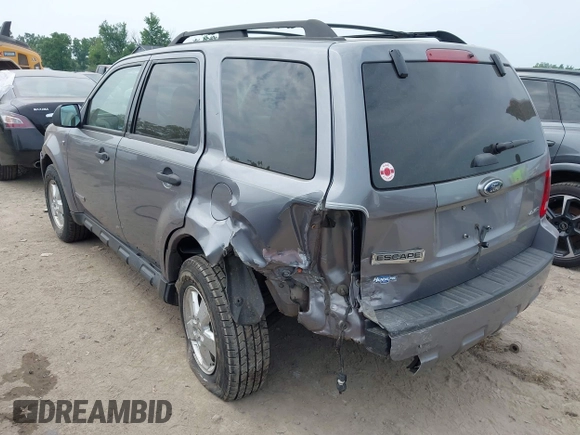 2008 Ford Escape XLT с VIN 1FMCU931X8KB99581, выставлен на аукционе IAAI как лот 42681620 с пробегом 117 607 миль миль и . История ставок и продаж доступна на DreamBid. Изображение 3.