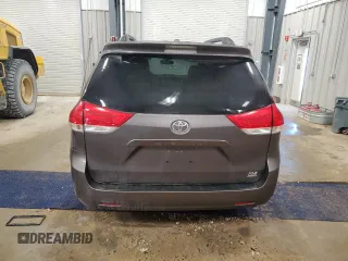 2012 Toyota Sienna XLE z VIN 5TDDK3DC8CS046677, wystawiony jako Copart lot #52381025 z przebiegiem 144 054 mil mil oraz Czysty tytuł • Clean title. Historia ofert i sprzedaży dostępna na DreamBid. Obrazek 6.