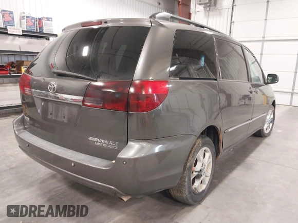 2004 Toyota Sienna XLE with VIN 5TDBA22C04S013522, listed as a IAAI auction lot 41918769 with 232,069 mi miles. Bid and sale history available at carsss.com. Image 4.