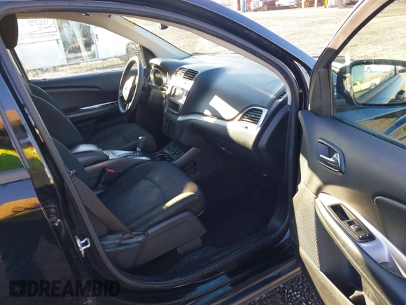 2019 Dodge Journey SE with VIN 3C4PDCBB5KT841465, listed as a IAAI auction lot 41558770 with 84,090 mi miles and . Bid and sale history available at DreamBid. Image 5.