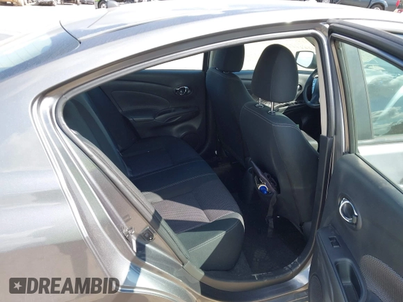 2019 Nissan Versa SV z VIN 3N1CN7AP1KL852367, wystawiony jako IAAI lot #42246462 z przebiegiem 140 456 mil mil oraz . Historia ofert i sprzedaży dostępna na DreamBid. Obrazek 8.