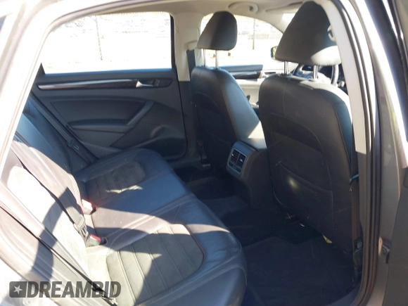 2014 Volkswagen Passat TDI SEL Premium with VIN 1VWCN7A30EC065191, listed as a IAAI auction lot 41860810 with 275,430 mi miles. Bid and sale history available at carsss.com. Image 8.