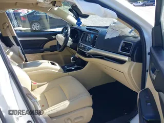 2017 Toyota Highlander XLE with VIN 5TDKZRFH4HS525085, listed as a IAAI auction lot 42506385 with 84,581 mi miles and . Bid and sale history available at DreamBid. Image 5.