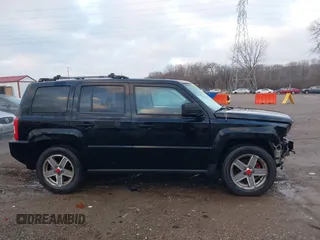 2007 Jeep Patriot Sport with VIN 1J8FF28W67D302353, listed as a IAAI auction lot 41191742 with 181,708 mi miles and . Bid and sale history available at DreamBid. Image 14.