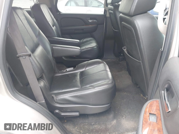 2008 Chevrolet Tahoe 3LT z VIN 1GNFK13088R244869, wystawiony jako IAAI lot #42155944 z przebiegiem 162 620 mil mil oraz . Historia ofert i sprzedaży dostępna na DreamBid. Obrazek 8.