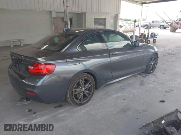 2014 BMW 2 Series M235i с VIN WBA1J7C53EVW84714, выставлен на аукционе IAAI как лот 42128399 с пробегом 63 751 миль миль и . История ставок и продаж доступна на DreamBid. Изображение 4.