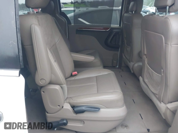2016 Chrysler Town & Country Limited Platinum with VIN 2C4RC1GG7GR128503, listed as a IAAI auction lot 41551051 with 52,091 mi miles. Bid and sale history available at carsss.com. Image 8.