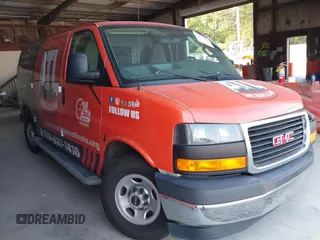 2017 GMC Savana Cargo Van with VIN 1GTW7AFF8H1907320, listed as a IAAI auction lot 40236798 with 88,600 mi miles. Bid and sale history available at carsss.com. Image 1.