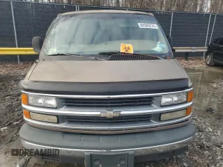 1996 Chevrolet Chevy Van z VIN 1GBFG15M1T1001653, wystawiony jako Copart lot #84589274 z przebiegiem Nie podano mil oraz Nie do naprawy • Non repairable. Historia ofert i sprzedaży dostępna na DreamBid. Obrazek 5.