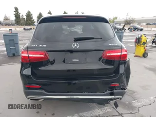 2019 Mercedes-Benz GLC 300 z VIN WDC0G4KBXKF593247, wystawiony jako IAAI lot #41913203 z przebiegiem 30 833 mil mil oraz . Historia ofert i sprzedaży dostępna na DreamBid. Obrazek 16.
