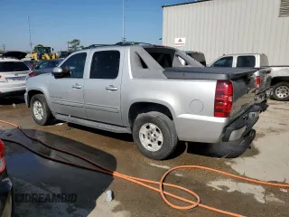 2011 Chevrolet Avalanche LS with VIN 3GNMCEE0XBG121414, listed as a Copart auction lot 47213405 with 143,289 mi miles and Salvage Title. Bid and sale history available at carsss.com. Image 2.