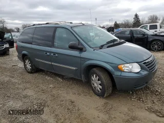 2007 Chrysler Town & Country LWB Touring with VIN 2A4GP54L47R272816, listed as a Copart auction lot 42602425 with 109,938 mi miles and Salvage Title. Bid and sale history available at carsss.com. Image 4.