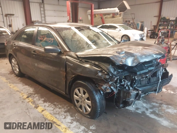 2007 Toyota Camry z VIN JTNBB46K573017707, wystawiony jako IAAI lot #42230423 z przebiegiem 140 843 mil mil oraz . Historia ofert i sprzedaży dostępna na DreamBid. Obrazek 1.
