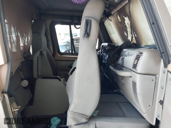 2003 Jeep Wrangler Sahara z VIN 1J4FA59S63P336928, wystawiony jako IAAI lot #42254314 z przebiegiem Nie podano mil oraz . Historia ofert i sprzedaży dostępna na DreamBid. Obrazek 5.