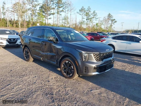2024 Kia Sorento S with VIN 5XYRL4JC6RG255953, listed as a IAAI auction lot 41842589 with 28,030 mi miles. Bid and sale history available at carsss.com. Image 1.