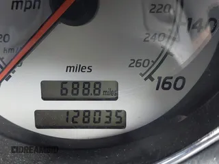 2001 Mercedes-Benz SLK 230/320 z VIN WDBKK65F81F191120, wystawiony jako IAAI lot #42173910 z przebiegiem 128 035 mil mil oraz . Historia ofert i sprzedaży dostępna na DreamBid. Obrazek 15.