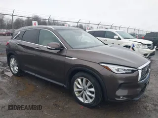2019 Infiniti QX50 LUXE with VIN 3PCAJ5M32KF118638, listed as a IAAI auction lot 42019300 with 89,568 mi miles. Bid and sale history available at carsss.com. Image 1.