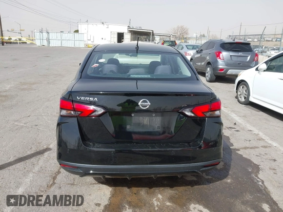 2022 Nissan Versa S z VIN 3N1CN8DV2NL827465, wystawiony jako IAAI lot #41693112 z przebiegiem 43 918 mil mil oraz . Historia ofert i sprzedaży dostępna na DreamBid. Obrazek 16.