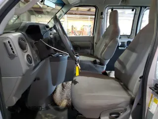 2011 Ford Econoline Cargo Commercial с VIN 1FTNE1EW6BDB02070, выставлен на аукционе Copart как лот 58601985 с пробегом 58 381 миль миль и Списание • Salvage title. История ставок и продаж доступна на DreamBid. Изображение 7.