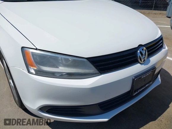 2011 Volkswagen Jetta TDI with VIN 3VWLL7AJ0BM037650, listed as a IAAI auction lot 42748331 with 121,498 mi miles and . Bid and sale history available at DreamBid. Image 6.