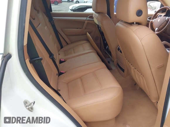 2010 Porsche Cayenne z VIN WP1AA2AP6ALA07199, wystawiony jako IAAI lot #41975088 z przebiegiem 150 152 mil mil oraz . Historia ofert i sprzedaży dostępna na DreamBid. Obrazek 8.