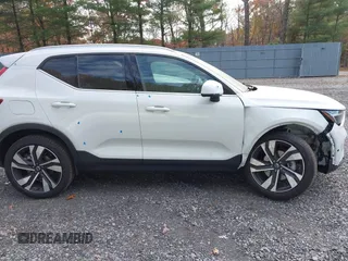2024 Volvo XC40 Plus Bright Theme with VIN YV4L12UE2R2356332, listed as a IAAI auction lot 40734339 with 5,863 mi miles. Bid and sale history available at carsss.com. Image 14.