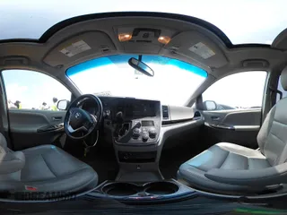 2016 Toyota Sienna XLE z VIN 5TDYK3DC5GS703586, wystawiony jako IAAI lot #42323587 z przebiegiem 127 640 mil mil oraz . Historia ofert i sprzedaży dostępna na DreamBid. Obrazek 18.