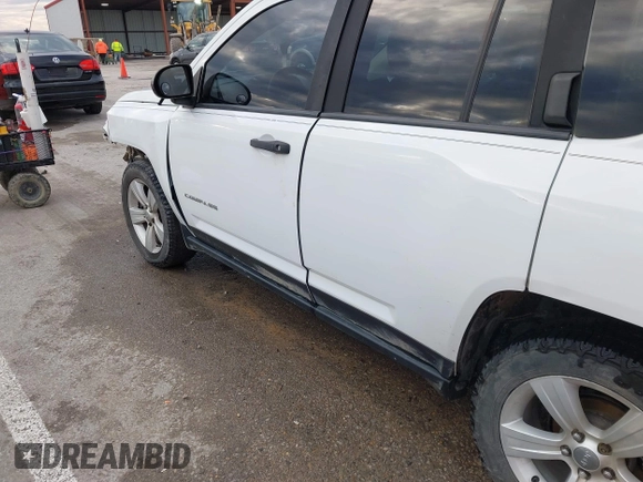 2016 Jeep Compass Sport with VIN 1C4NJDBB5GD804581, listed as a IAAI auction lot 41502976 with 196,351 mi miles and . Bid and sale history available at carsss.com. Image 20.
