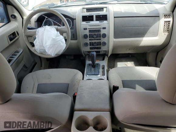 2008 Ford Escape XLT z VIN 1FMCU03148KD67100, wystawiony jako Copart lot #48525425 z przebiegiem 182 122 mil mil oraz Szkoda całkowita • Salvage title. Historia ofert i sprzedaży dostępna na DreamBid. Obrazek 8.