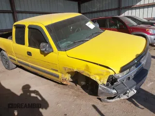 2002 Chevrolet Silverado 1500 LS with VIN 1GCEK19VX2Z244807, listed as a IAAI auction lot 41784212 with 246,067 mi miles. Bid and sale history available at carsss.com. Image 1.