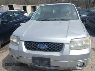 2007 Ford Escape Limited with VIN 1FMYU94147KC05541, listed as a IAAI auction lot 41783016 with 1 mi miles. Bid and sale history available at carsss.com. Image 6.