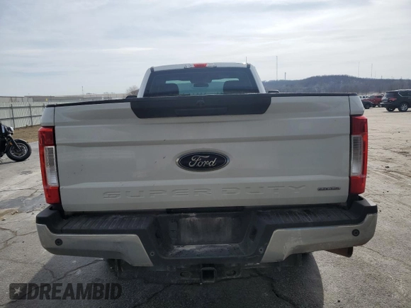 2019 Ford Super Duty F-250 SRW XL with VIN 1FTBF2A64KEE41867, listed as a Copart auction lot 44643375 with 185,968 mi miles and Salvage Title. Bid and sale history available at carsss.com. Image 6.