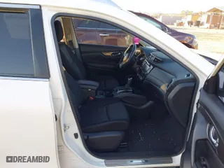 2019 Nissan Rogue SV with VIN JN8AT2MTXKW250958, listed as a IAAI auction lot 41661277 with 68,851 mi miles. Bid and sale history available at carsss.com. Image 5.