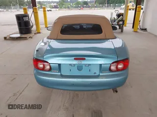2001 Mazda MX-5 Miata z VIN JM1NB353510200779, wystawiony jako IAAI lot #42479005 z przebiegiem 157 269 mil mil oraz . Historia ofert i sprzedaży dostępna na DreamBid. Obrazek 16.