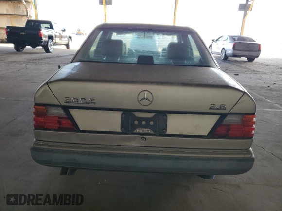 1990 Mercedes-Benz 300 with VIN WDBEA26D3LB134095, listed as a Copart auction lot 86105544 with 143,785 mi miles and Clean Title. Bid and sale history available at DreamBid. Image 6.