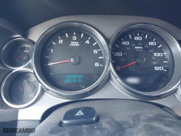 2007 Chevrolet Silverado 1500 LT w/1LT with VIN 1GCEC19J47Z510694, listed as a IAAI auction lot 41474581 with 186,066 mi miles. Bid and sale history available at carsss.com. Image 7.