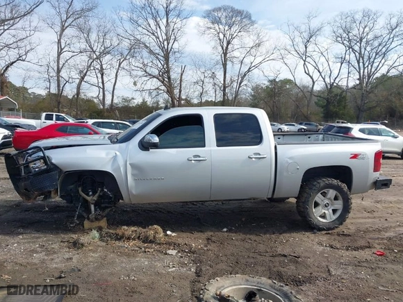 2013 Chevrolet Silverado 1500 LTZ with VIN 3GCPKTE76DG376798, listed as a IAAI auction lot 41463608 with NaN miles. Bid and sale history available at carsss.com. Image 15.