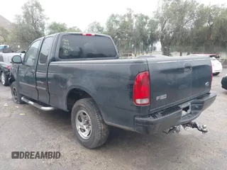 2001 Ford F-150 XL z VIN 1FTRX17L81NB78221, wystawiony jako IAAI lot #41571965 z przebiegiem 171 094 mil mil oraz . Historia ofert i sprzedaży dostępna na DreamBid. Obrazek 3.