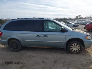 2006 Chrysler Town & Country LWB Touring with VIN 2A4GP54L56R651824, listed as a IAAI auction lot 41613064 with 245,645 mi miles. Bid and sale history available at carsss.com. Image 17.