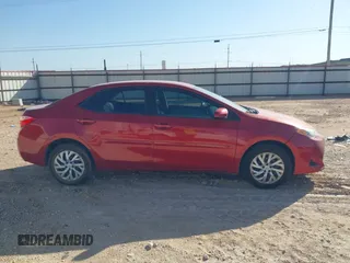 2018 Toyota Corolla L z VIN 5YFBURHE9JP790181, wystawiony jako IAAI lot #41982399 z przebiegiem 79 536 mil mil oraz . Historia ofert i sprzedaży dostępna na DreamBid. Obrazek 13.