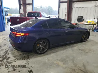 2017 Alfa Romeo Giulia Ti z VIN ZARFAECN6H7543339, wystawiony jako Copart lot #47017935 z przebiegiem 97 435 mil mil oraz Szkody całkowita. Historia ofert i sprzedaży dostępna na DreamBid. Obrazek 3.