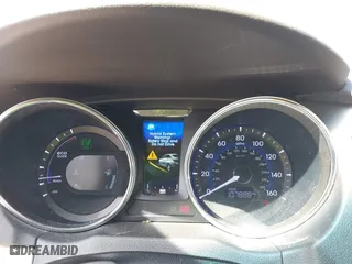 2013 Hyundai Sonata Hybrid with VIN KMHEC4A46DA080504, listed as a IAAI auction lot 42066994 with 107,888 mi miles. Bid and sale history available at carsss.com. Image 7.