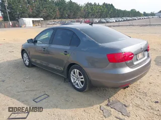 2011 Volkswagen Jetta SE с VIN 3VWDZ7AJ1BM352119, выставлен на аукционе IAAI как лот 42438454 с пробегом 120 328 миль миль и . История ставок и продаж доступна на DreamBid. Изображение 3.