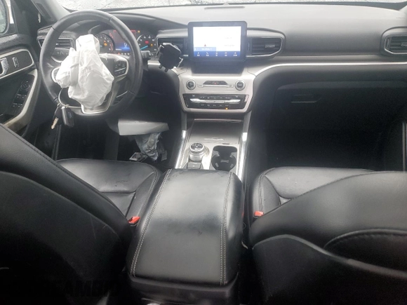 2020 Ford Explorer XLT z VIN 1FMSK8DH8LGC55651, wystawiony jako Copart lot #55479575 z przebiegiem 93 939 mil mil oraz Szkoda całkowita • Salvage title. Historia ofert i sprzedaży dostępna na DreamBid. Obrazek 8.