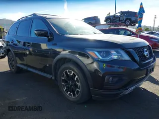 2019 Nissan Pathfinder S z VIN 5N1DR2MM7KC655009, wystawiony jako IAAI lot #41375896 z przebiegiem 91 199 mil mil oraz . Historia ofert i sprzedaży dostępna na DreamBid. Obrazek 1.