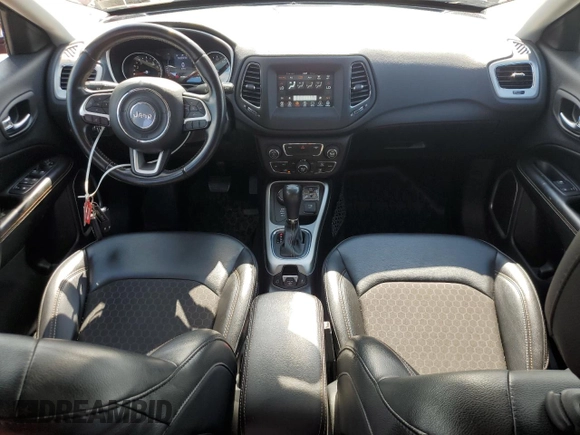 2019 Jeep Compass Altitude z VIN 3C4NJDBB0KT846787, wystawiony jako Copart lot #64287575 z przebiegiem 29 908 mil mil oraz Szkoda całkowita • Salvage title. Historia ofert i sprzedaży dostępna na DreamBid. Obrazek 8.