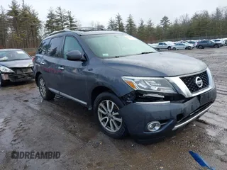 2013 Nissan Pathfinder SV with VIN 5N1AR2MM2DC614471, listed as a IAAI auction lot 41740633 with 224,796 mi miles. Bid and sale history available at carsss.com. Image 1.
